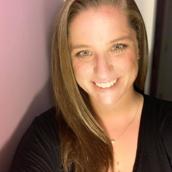 Profile Picture of Erin Swift (@erinswift760) on Poshmark