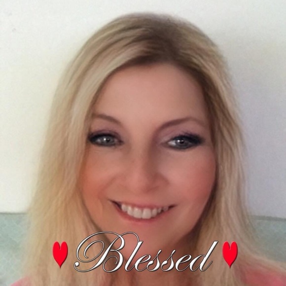 Profile Picture of Cherri Pezzella (@cpezzella3289) on Poshmark