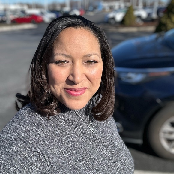 Profile Picture of Nicole Neale (@nikkineale) on Poshmark