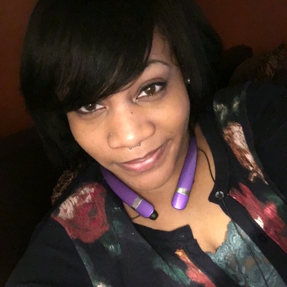 Profile Picture of Brittney Roberts (@robertbs) on Poshmark