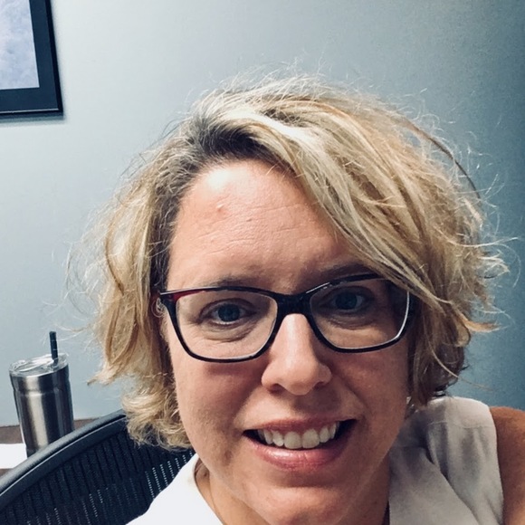 Profile Picture of Robin Flynt (@robflynt2018) on Poshmark