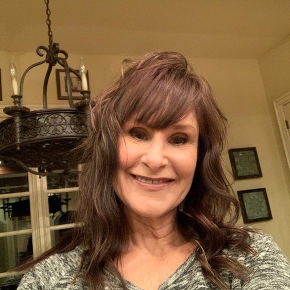 Carole Pesavento - Poshmark Profile Picture of Carole Pesavento (@carolepesavento) on Poshmark