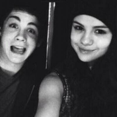 Profile Picture of Sandy Shakes (@sandy_shakes) on Twitter