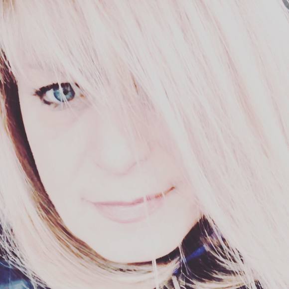 Profile Picture of Kimberly Hansen (@isakim17) on Poshmark