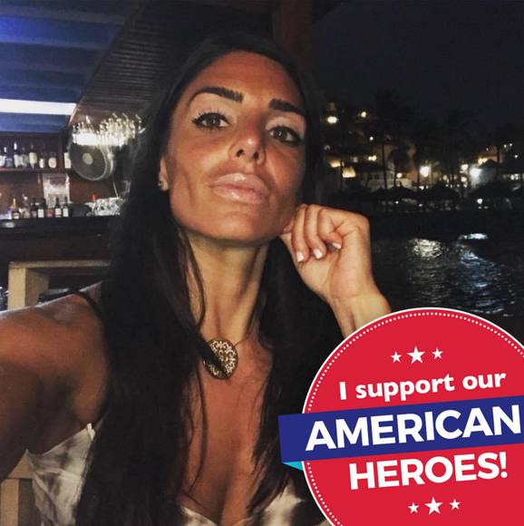Profile Picture of Stephanie Detota (@sdetota) on Poshmark
