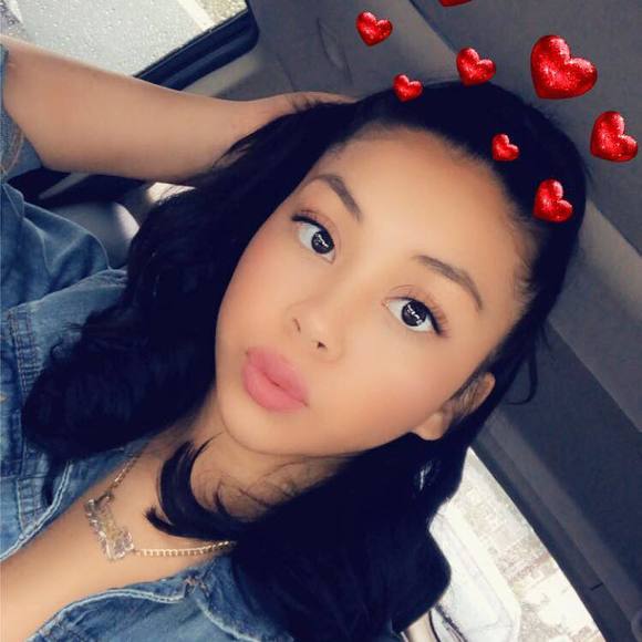 Profile Picture of Alexa Vargas (@alexavargasx) on Poshmark