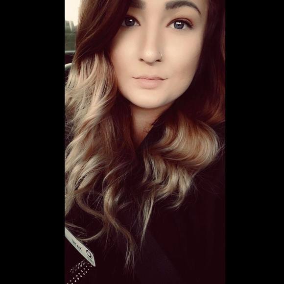 Profile Picture of Katie Sadorf (@katiesadorf) on Poshmark