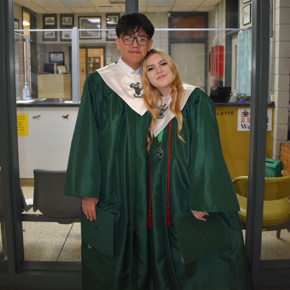 Madeline Paul - Poshmark Profile Picture of Madeline Paul (@madelinepaul66) on Poshmark