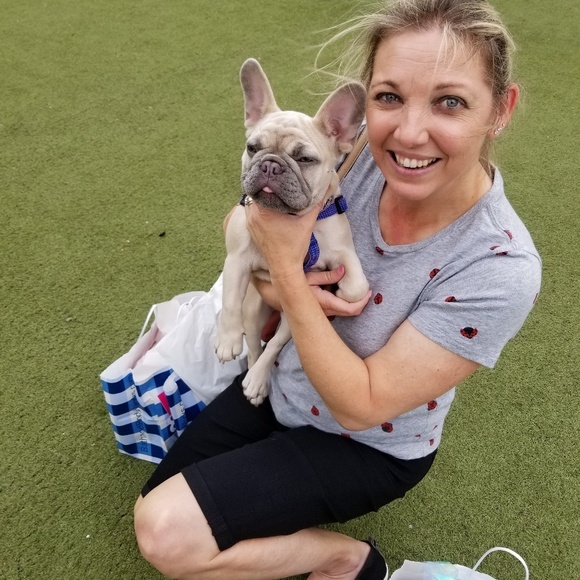 Profile Picture of Carol Reffit (@kadiescloset166) on Poshmark