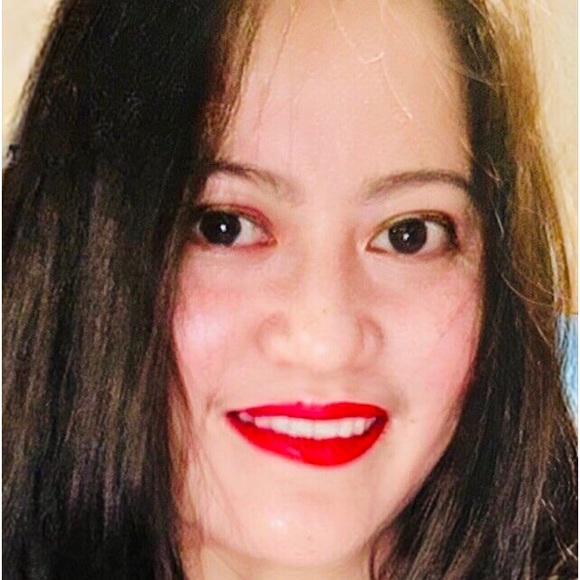 Profile Picture of Gladys Cristobal (@gladyscristobal) on Poshmark