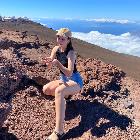 Profile Picture of Payton Bates (@payton_bates) on Poshmark