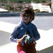 Profile Picture of Lisa Ball (@girlvid) on Youtube