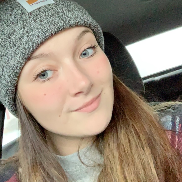 Profile Picture of Brianna Lester (@lesterb2187) on Poshmark