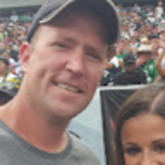 Profile Picture of Sean Mulvey (@seanmulv133) on Poshmark