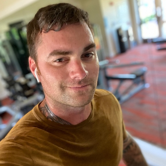 Profile Picture of Adam Pitre (@adam_pitre) on Poshmark