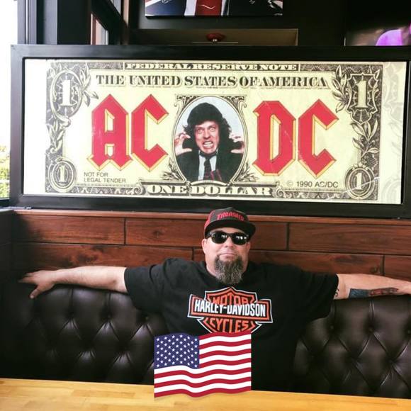 Profile Picture of Joe Caetano (@joecaetano) on Poshmark