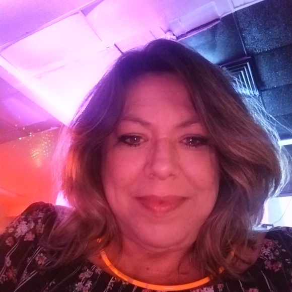 Profile Picture of Lisa Ceppaglia (@ceppagmom) on Poshmark