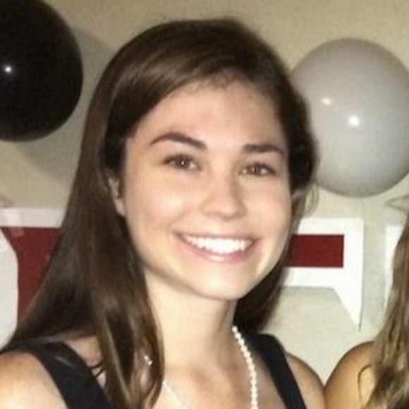 Profile Picture of Meredith Perry (@meredithperr113) on Poshmark