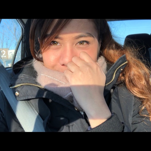 Profile Picture of Danna Faina (@ddfaina) on Poshmark