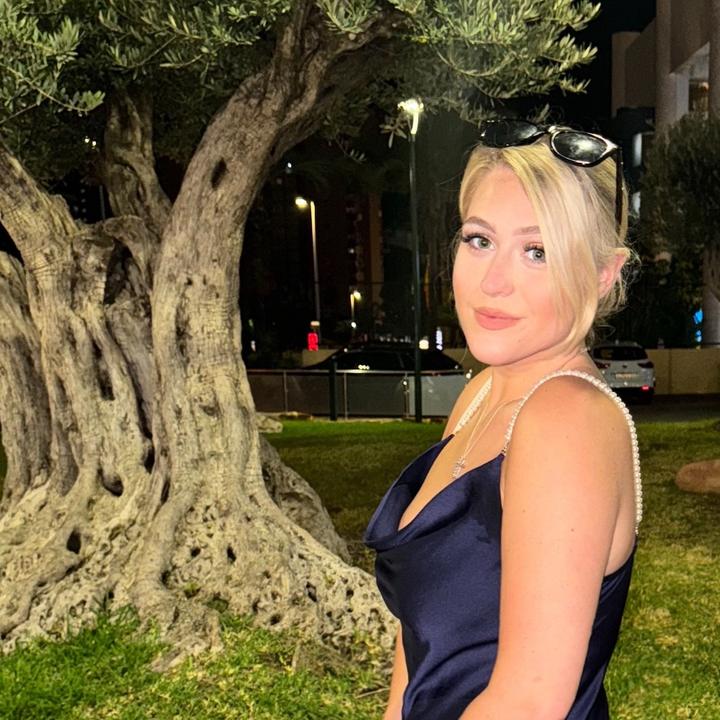 Profile Picture of Aimee Crane (@aimeemoria) on Tiktok