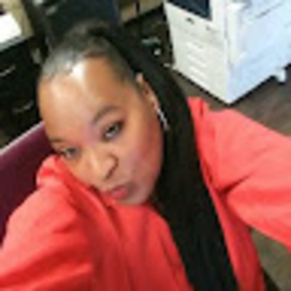 Profile Picture of Shawn Young-bean (@sexyshawn53) on Poshmark