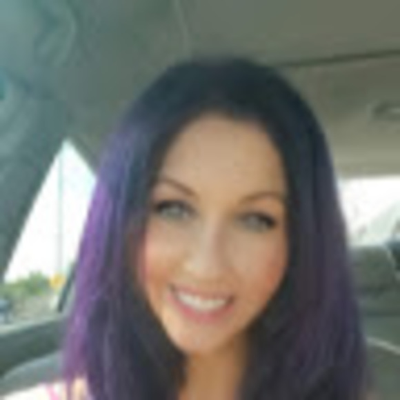 Profile Picture of Tiffani Torello (@tiffanitorello) on Poshmark