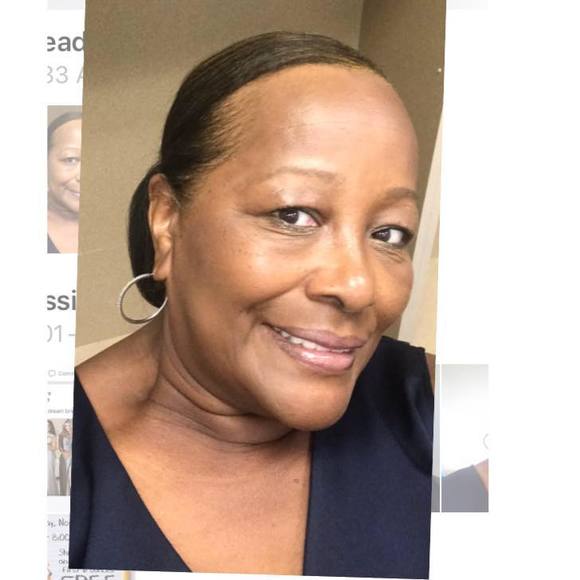 Profile Picture of Donna Batts north (@dnorth22) on Poshmark