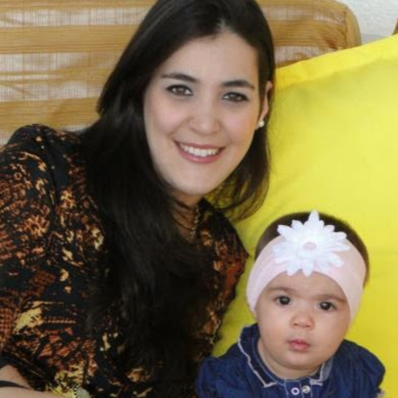 Profile Picture of Adriana Novaes (@adrnovaes) on Poshmark