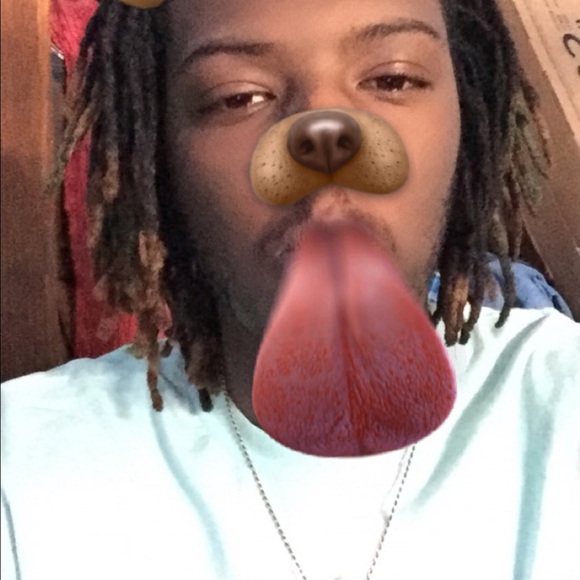 Profile Picture of Amos Vann (@amosvann10) on Poshmark