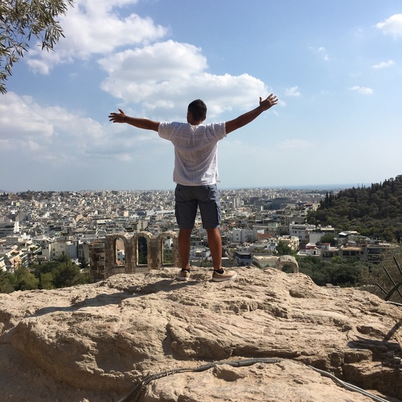 Profile Picture of Yanni Zentefis (@yanniz17) on Poshmark