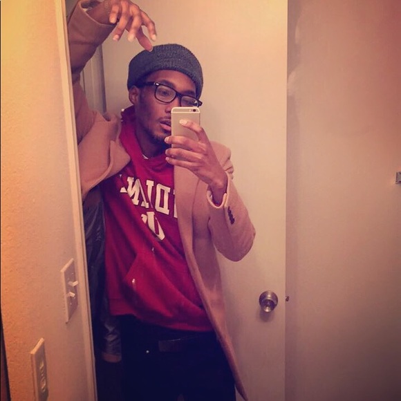 Profile Picture of Corey Diggs (@coreyd_23) on Poshmark