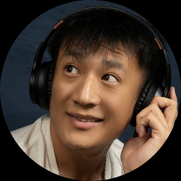 Profile Picture of Oliver Yu (@aperturelife) on Poshmark