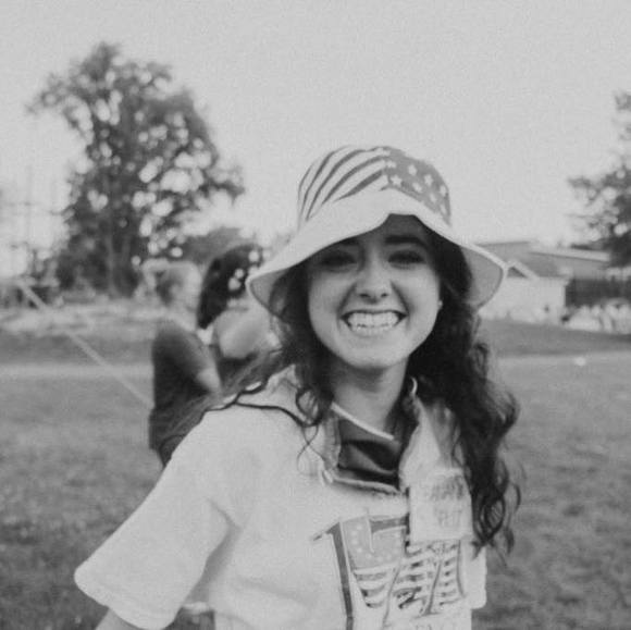 Profile Picture of Madison Gritton (@mgritton15) on Poshmark