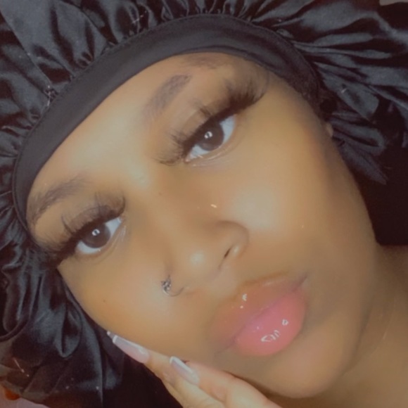 Profile Picture of Camielle Byrd (@camielle82301) on Poshmark