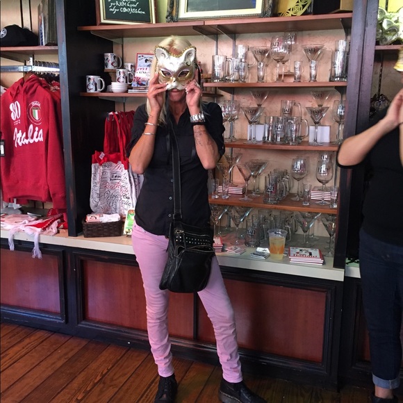Profile Picture of Leslie Rorrer (@lester1971) on Poshmark
