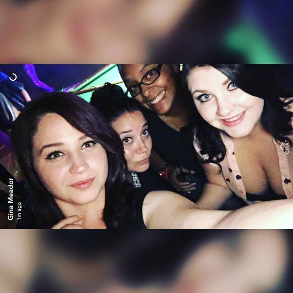 Profile Picture of Notsiearsh Holwell (@siearah_holwell) on Poshmark