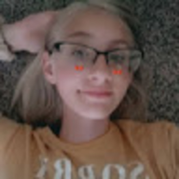 Profile Picture of Brooke Mcelhattan (@_brooke_lynn15) on Poshmark