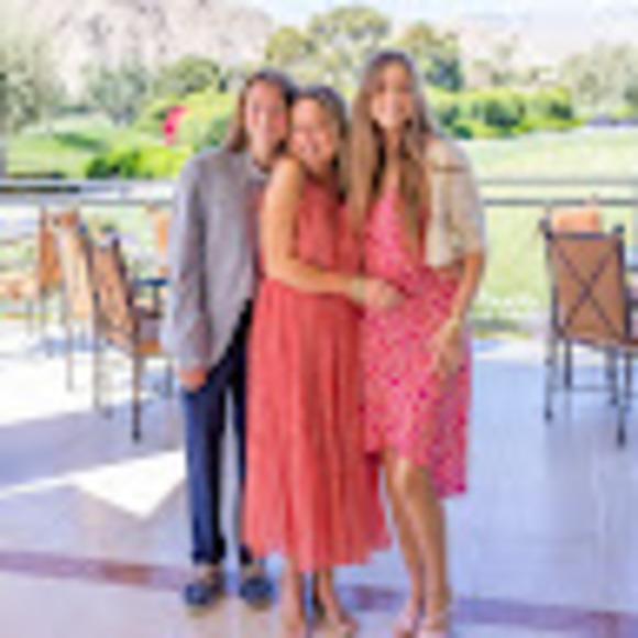 Profile Picture of Nicole Getzelman (@nrgetzelman) on Poshmark