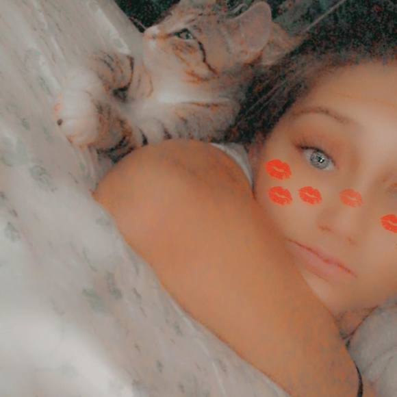 Profile Picture of Haley Blansett (@renee_haley) on Poshmark