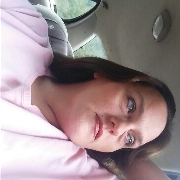 Profile Picture of Crystal Ratliff (@crystalddawnn0) on Poshmark