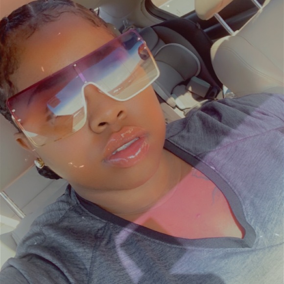 Profile Picture of Erika Wiley (@erikaaa_29) on Poshmark