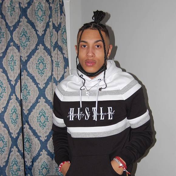Profile Picture of Devin Tolbert (@devintjr2001) on Poshmark