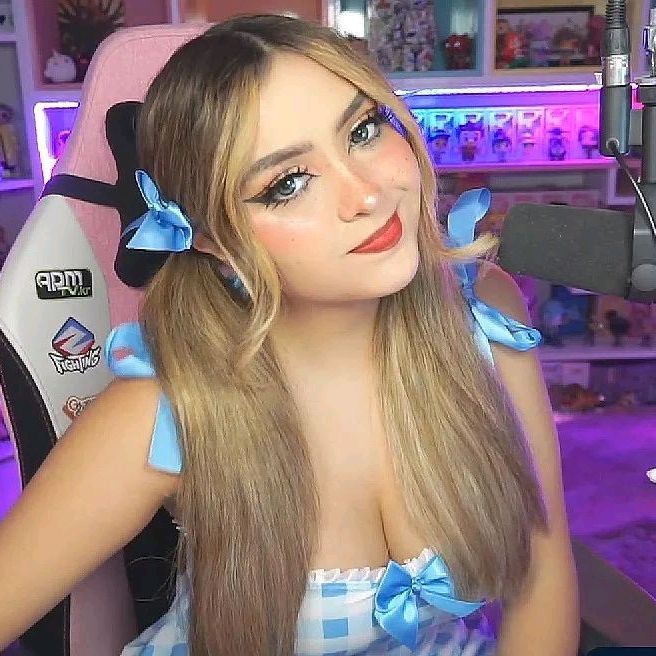 Profile Picture of 🌷 (@adoroaari) on Tiktok