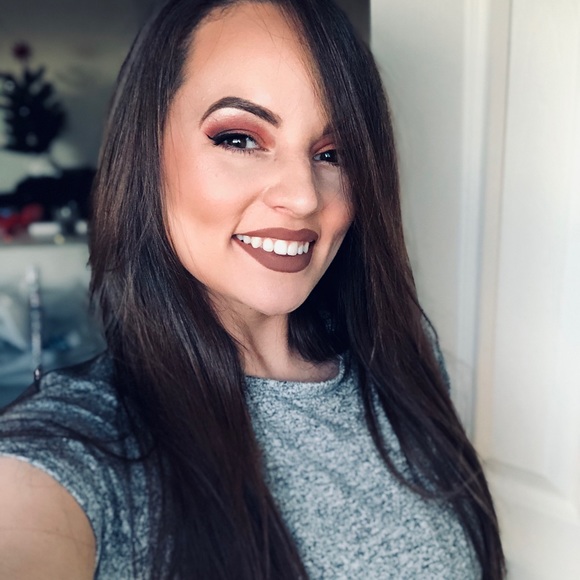 Profile Picture of Brianna Albino (@blalbino3) on Poshmark