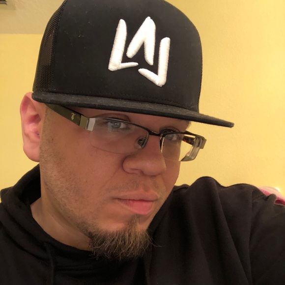 Profile Picture of Jason Pena (@jpena1987) on Poshmark