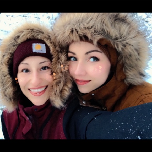 Profile Picture of Athena Gianopoulos (@amethystcreek) on Poshmark