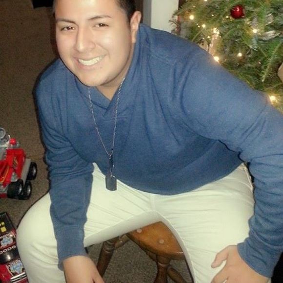 Profile Picture of Robert Solano (@robertsths) on Poshmark