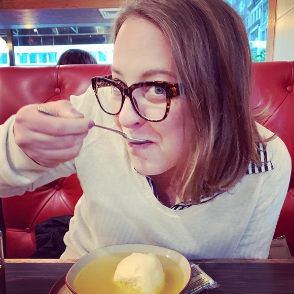 Lisa Gesterling - Poshmark Profile Picture of Lisa Gesterling (@lisagesterling) on Poshmark