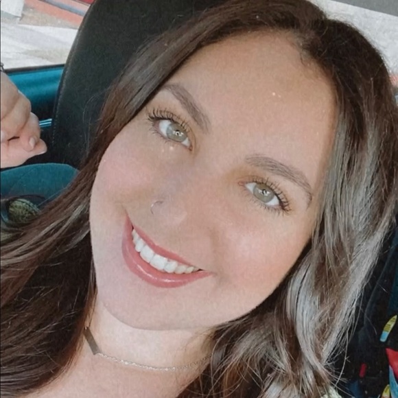 Profile Picture of Jaylene Diaz (@jaylenediaz0899) on Poshmark