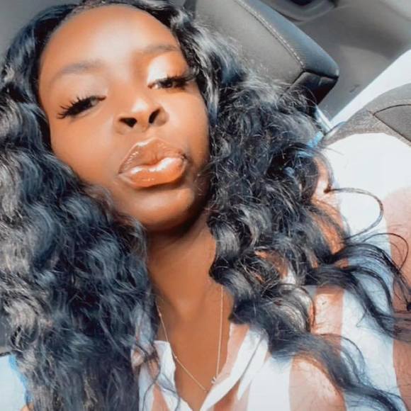 Profile Picture of Alexius Shy (@alexiusshy) on Poshmark